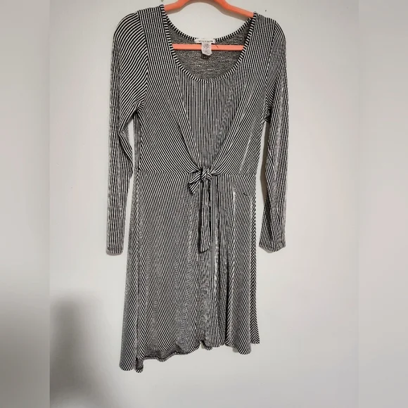 Striped dress - Picture 1 of 2